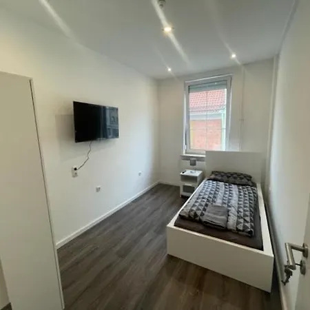 Monteurhaus Am Airport Apartment *