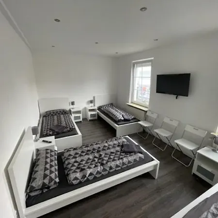 Monteurhaus Am Airport Apartment *