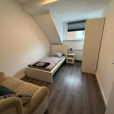 Monteurhaus Am Airport Apartment *