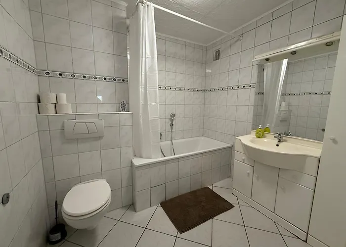 Monteurhaus Am Airport Apartamento *